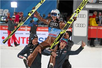 Er lebe hoch: Kamil Stoch gewann auch das abschließende Springen bei der Vierschanzentournee.