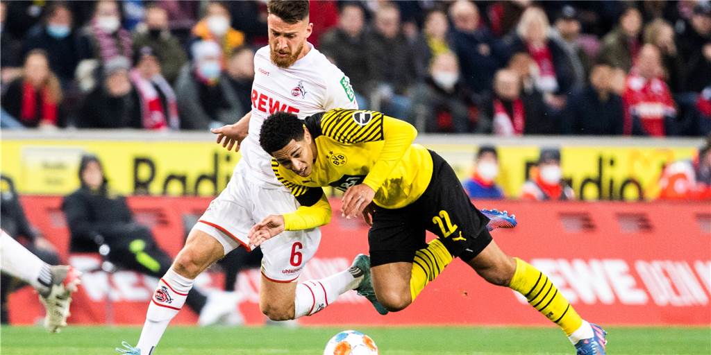Salih Özcan (l.) im Duell mit seinem künftigen Kämpferkollegen Jude Bellingham vom BVB.