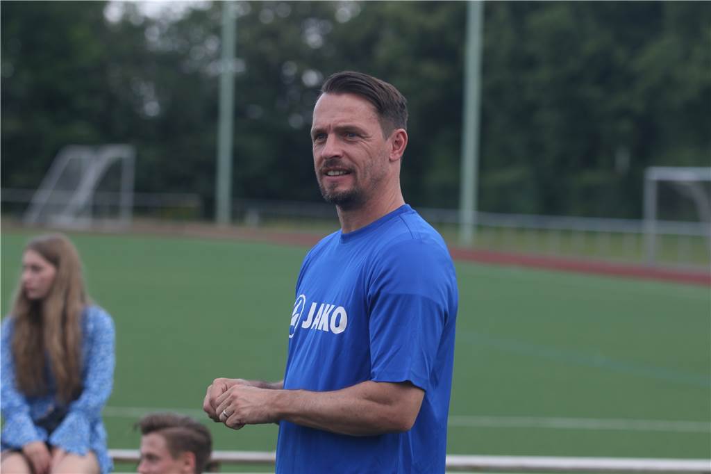 Bellarabi, Fritzsche, Siegert - das verbindet diese flinken Torschützen Er war 2007 noch schneller: Benjamin Siegert, Coach des SV Herbern, kam im Trikot des SV Wehen Wiesbaden auf acht Sekunden.