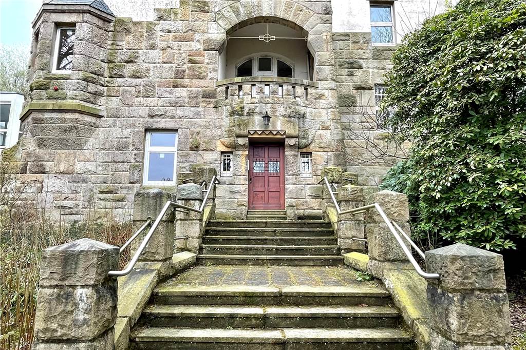 Stattliche Villa steht seit Jahren leer – jetzt sollen Flüchtlinge einziehen Erbaut wurde das Haus 1907 als Kinderheim.