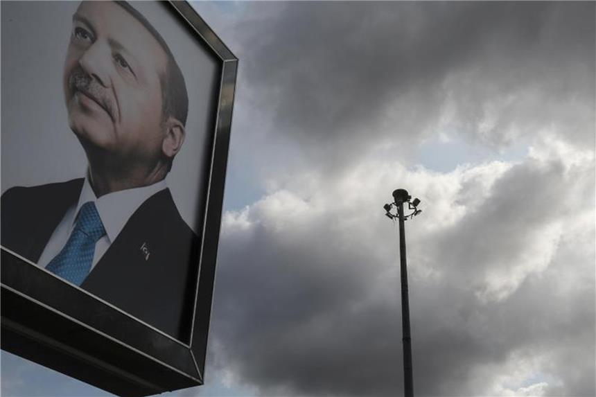 Türkische Gesetze an neues Präsidialsystem angepasst Erdogan wird gleichzeitig Staats- und Regierungschef. Foto: Emrah Gurel/AP