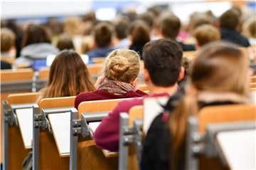 Erhöhung des Bafög-Satzes ist für die Studenten dringend notwendig.