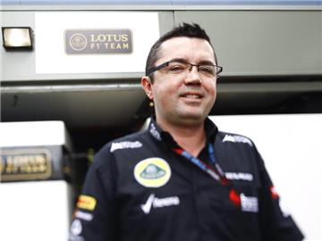 Eric Boullier wird mit Lotus nicht bei Testfahrten Ende Januar dabeisein. Foto: Diego Azubel