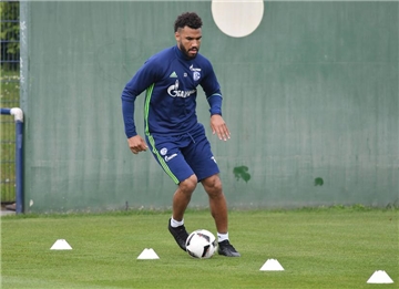 Eric Maxim Choupo-Moting kehrte am Donnerstag auf den Schalker Trainingsplatz zurück.