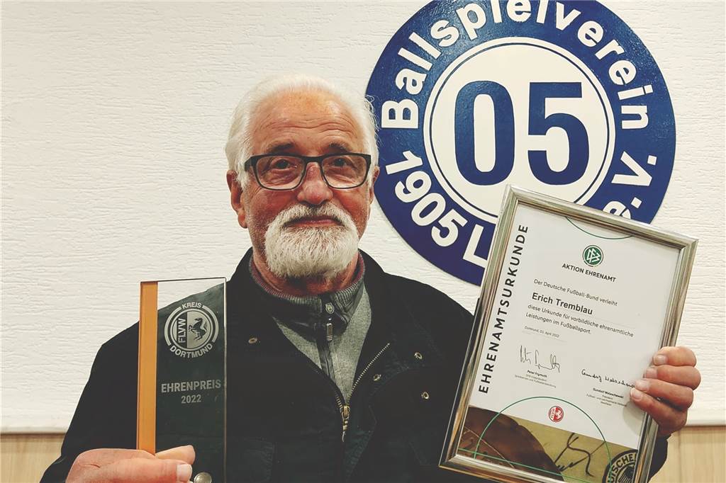 Erich Tremblau erhält Auszeichnung des DFB – Lüner Urgestein hat noch einen großen Wunsch Erich Tremblau bekam im April den Ehrenamtspreis des DFB überreicht.