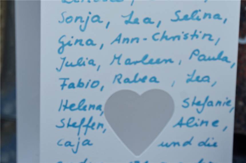 Erinnerung an die Schülerinnen und Schüler und die beiden Lehrerinnen der Schulgemeinde aus Haltern am See und an die 131 weiteren Opfer aus 17 Ländern.