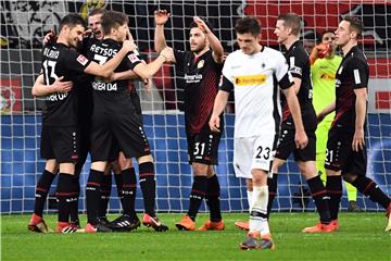 Erleichterung bei den Bayer-Spielern nach dem Treffer zum 2:0 in der Nachspielzeit.