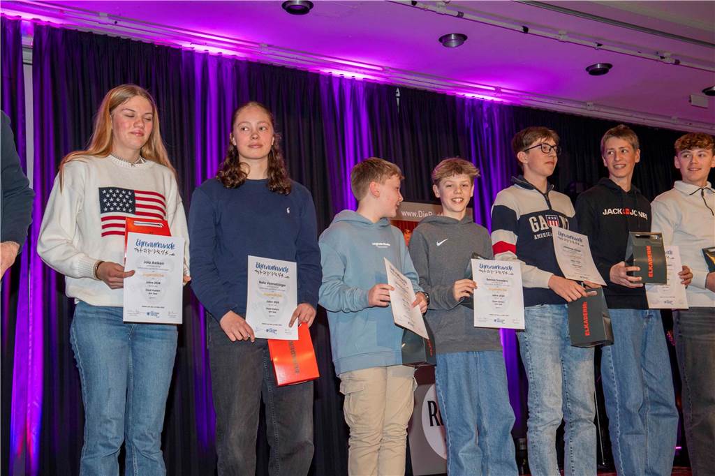 Erneut stand ein Abend ganz im Zeichen des Sports: Am Samstag wurden in der Aula des Schulzentrums Sportler und Sportlerinnen Halterns von Stadt und Stadtsportverband für ihre Leistungen im vergangenen Jahr ausgezeichnet.