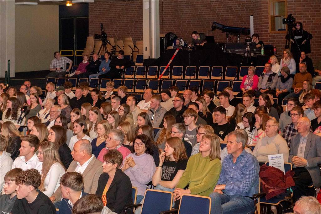 Erneut stand ein Abend ganz im Zeichen des Sports: Am Samstag wurden in der Aula des Schulzentrums Sportler und Sportlerinnen Halterns von Stadt und Stadtsportverband für ihre Leistungen im vergangenen Jahr ausgezeichnet.