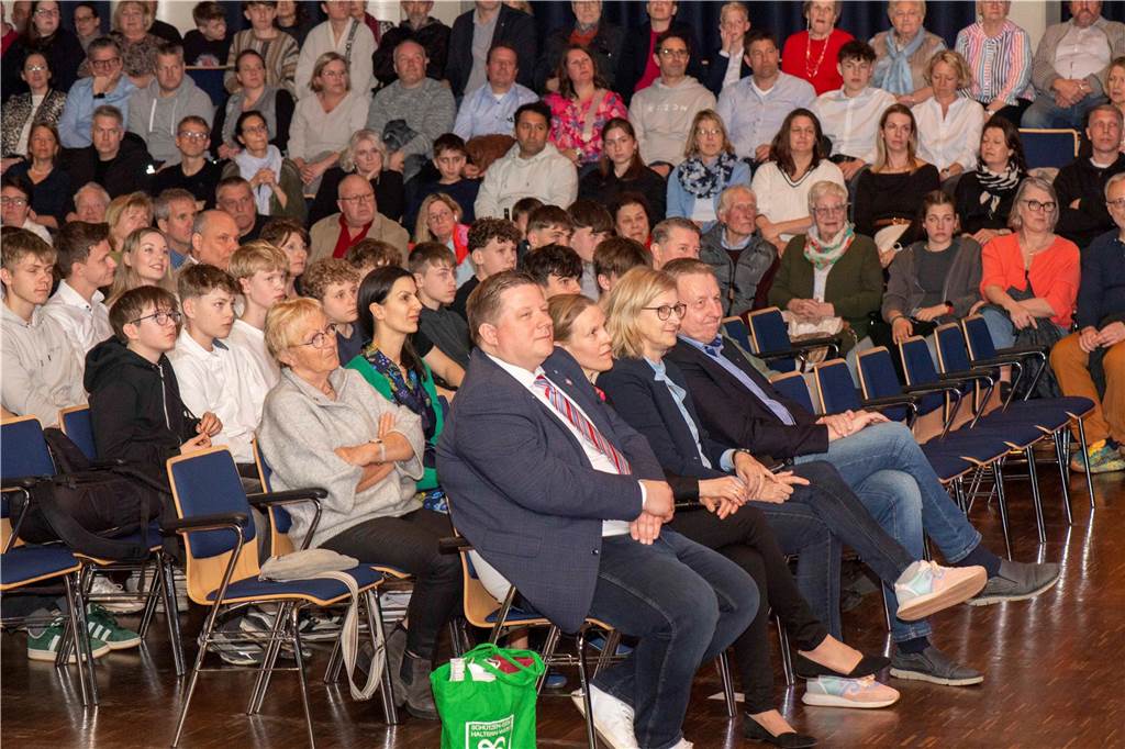 Erneut stand ein Abend ganz im Zeichen des Sports: Am Samstag wurden in der Aula des Schulzentrums Sportler und Sportlerinnen Halterns von Stadt und Stadtsportverband für ihre Leistungen im vergangenen Jahr ausgezeichnet.
