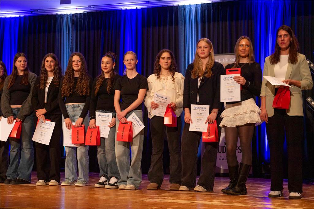 Erneut stand ein Abend ganz im Zeichen des Sports: Am Samstag wurden in der Aula des Schulzentrums Sportler und Sportlerinnen Halterns von Stadt und Stadtsportverband für ihre Leistungen im vergangenen Jahr ausgezeichnet.