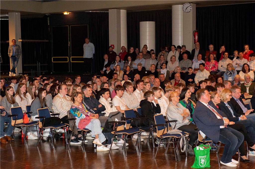 Erneut stand ein Abend ganz im Zeichen des Sports: Am Samstag wurden in der Aula des Schulzentrums Sportler und Sportlerinnen Halterns von Stadt und Stadtsportverband für ihre Leistungen im vergangenen Jahr ausgezeichnet.