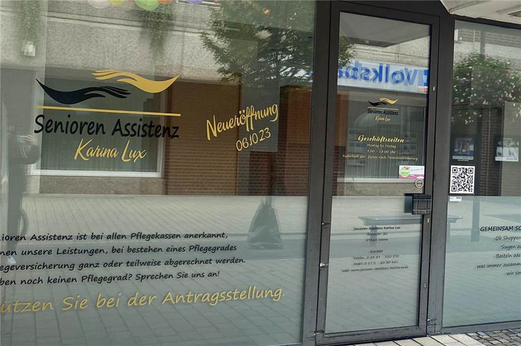 Ladenlokal an der Bonenstraße schon wieder frei Erst am 6. Oktober 2023 hatte Karina Lux an der Bonenstraße 20 ihre Senioren-Assistenz eröffnet. Nur ein paar Wochen später war sie schon wieder ausgezogen.