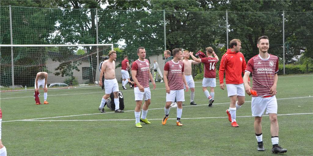 Sogar Sickingmühle ist trotz vermehrten Abstiegs sicher: „Wir packen das“ Erst am letzten Spieltag machte der Sickingmühler SV den Klassenerhalt fest. In der neuen Spielzeit wird es nicht leichter...