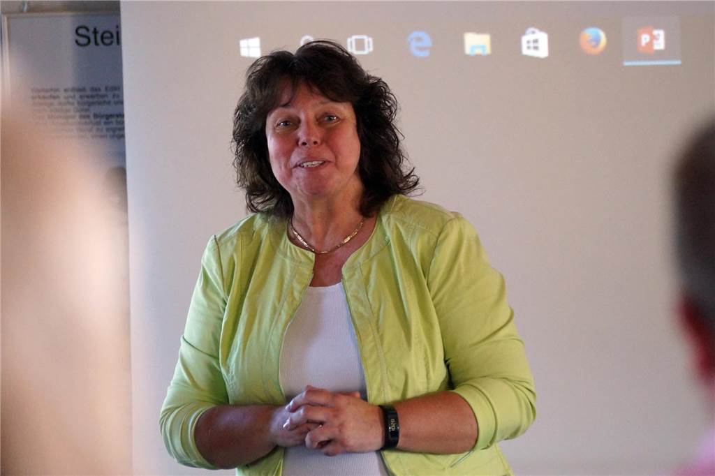 Selms Bürgermeister verdient nicht so viel wie seine Kollegen Erste Beigeordnete in Selm ist Sylvia Engemann. Sie wird ist in der Selmer Verwaltung die Vertretung des Bürgermeisters.