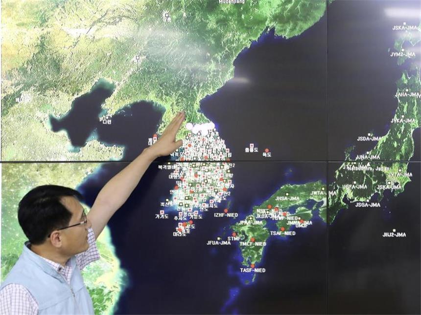 Neue Provokation: Nordkorea testet Wasserstoffbombe Erste seismische Hinweise auf den unterirdischen Atomversuch gab ein Erdbeben der Stärke 6,3 in der Provinz Nord-Hamgyong. Foto: Lee Jin-Man