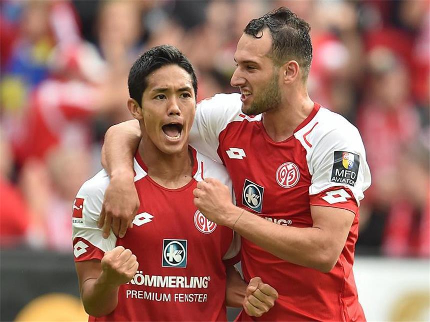Mainz stürzt Leverkusen in erste Saisonkrise Erster Saisonsieg: Mainz 05 schlägt Bayer Leverkusen. Foto: Torsten Silz