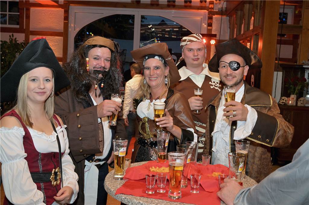 Schützenfeste: An diesen Tagen schießen die Brauchtumsfreunde den Vogel ab Erstmals seit Beginn der Corona-Pandemie konnte der Bürgerschützenverein Werne im Oktober 2022 wieder ein Hofstaatfest feiern.