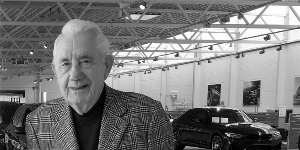 Bodenständig und fleißig: Trauer um Autohaus-Gründer Erwin Schmidt (90) Erwin Schmidt, Gründer der Autowelt Schmidt, ist im Alter von 90 Jahren verstorben.