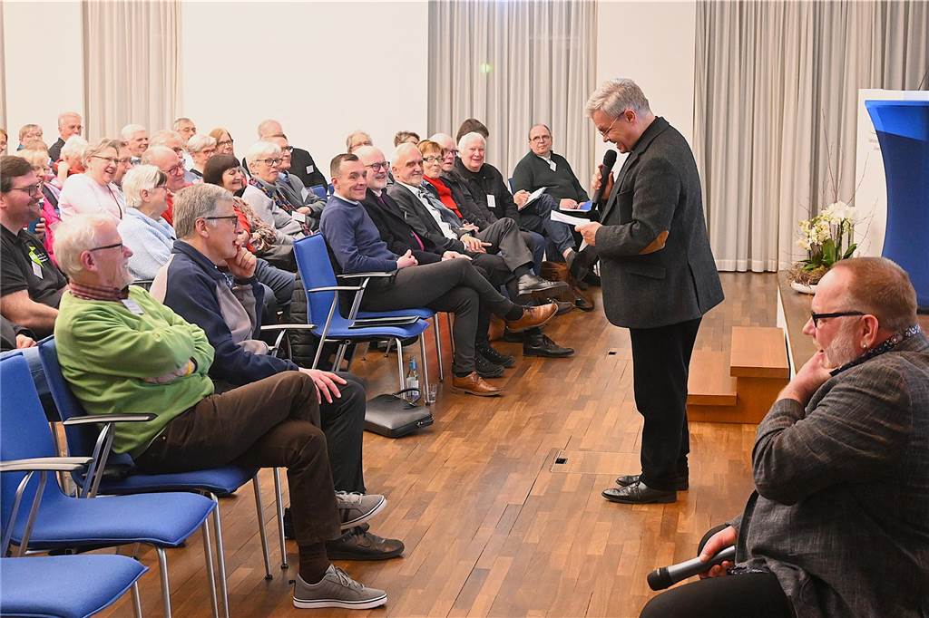 Erzbischof zu Kita-Kürzungen: „Füllen nicht Löcher, die Land hinterlässt“ Erzbischof Udo Markus Bentz am 27. Februar 2025 in der Katholischen Akademie Schwerte.