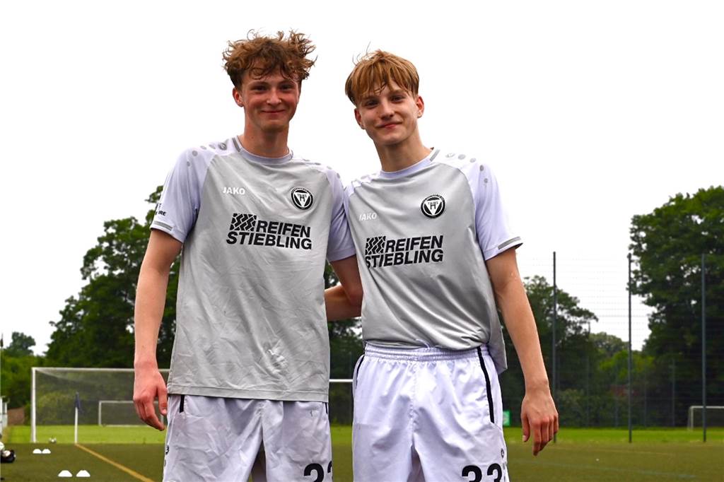 Erzielten alle Tore gegen Ahlen und insgesamt zusammen 40 in der Westfalenliga: Kevin Stenzel (l.) und Niels Veverka.