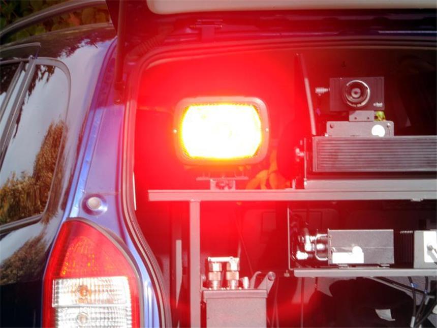 Verkehrssündern drohen höhere Bußgelder Es "blitzt": NRW-Innenminister Jäger (SPD) will notorischen Rasern schmerzhafte Bußgelder aufbrummen. Foto: Carsten Rehder