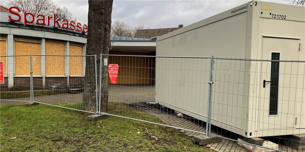 Sparkassen-Container bleibt vorerst noch stehen in Lünen-Süd Es gibt Sparkassen-Kunden in Lünen-Süd, die freuen sich, dass ihnen der Container zum Geldabheben zur Verfügung steht. Anderen wiederum dauert die Übergangslösung schon zu lange.