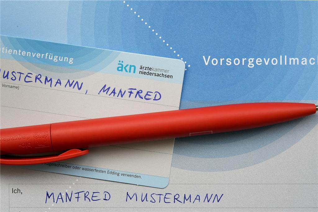 „Rechtzeitig klären“: Vorsorgevollmacht ist nicht nur wichtig für Senioren Es gibt Vordrucke, aber keine Vorschriften, wie eine Vorsorgevollmacht aussehen soll. Wichtig ist, dass im Ernstfall der oder die Bevollmächtigte das Original vorlegen kann.