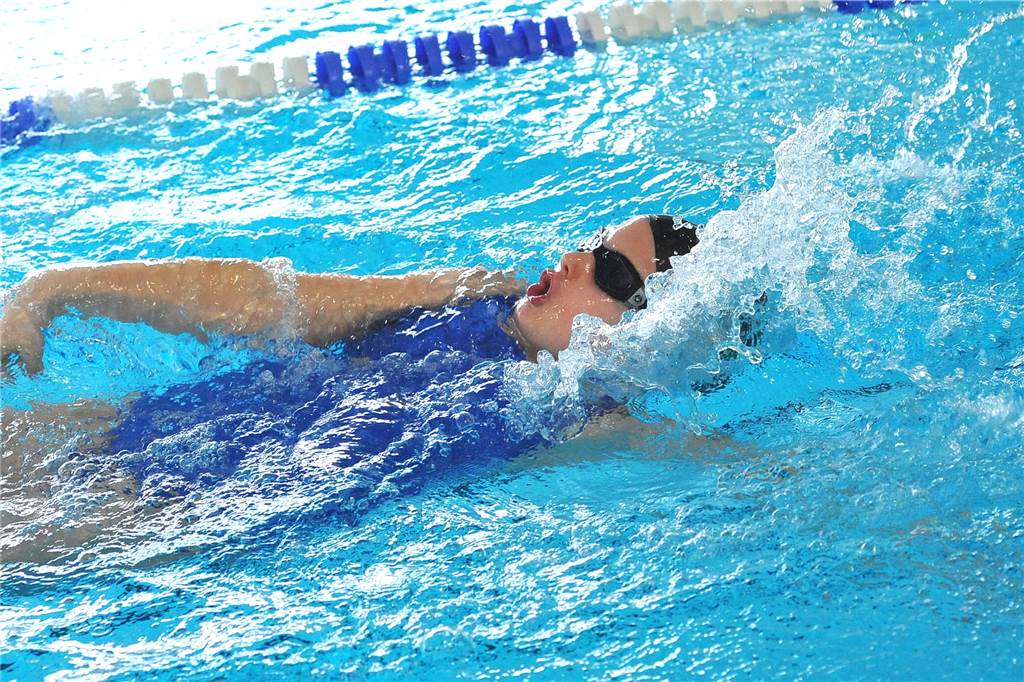 Es gibt zahlreiche Schwimmkurse und Aktivitäten rund ums Wasser.