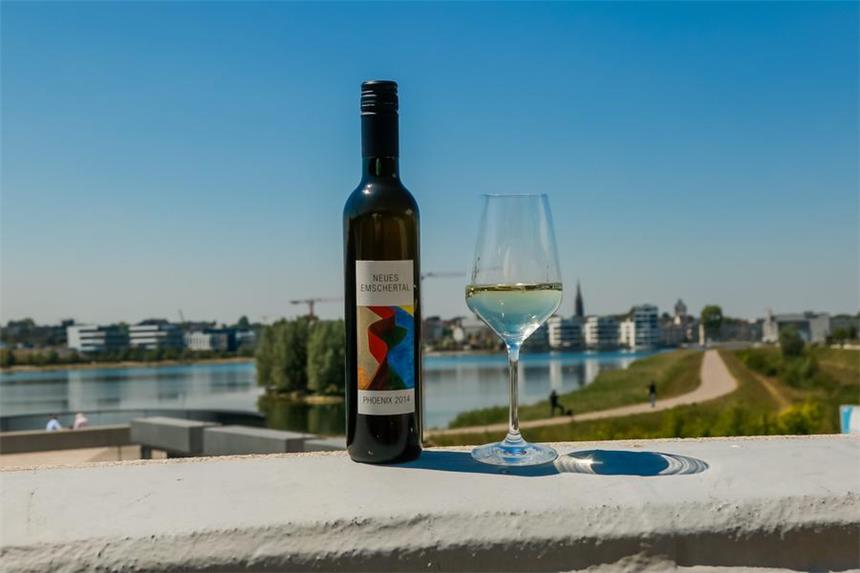 Der zweite Phoenix-Wein ist auf dem Weg Es handelt sich um einen trockenen Weißwein.