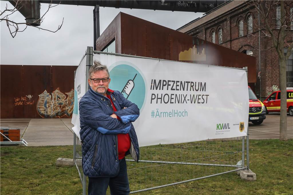 Es ist angerichtet: Sobald es losgeht, wird Büker im Impfzentrum auch selbst zur Spritze greifen.