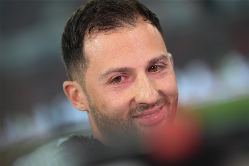 Tedesco: Ich erwarte in Wolfsburg sechs Tore von Leon "Es ist Vorsicht geboten und wir müssen alles abrufen", warnt Schalke-Trainer Domenico Tedesco vor dem nächsten Gegner Wolfsburg.