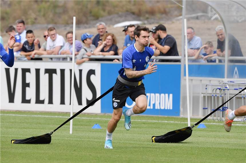 Geht Schalkes Saison gegen Hertha erst richtig los? Es läuft noch nicht rund: Benito Raman muss sich anstrengen, wenn er weiter zur Schalker Start-Elf gehören will. Aber: Gegen die Hertha hat er für Fortuna Düsseldorf in der vergangenen Saison insgesamt vier Mal getroffen.