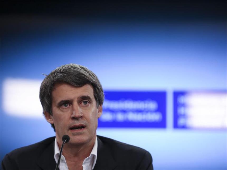 Argentinien schafft nach 15 Jahren Rückkehr an die Finanzmärkte «Es war die größte Nachfrage (für Anleihen) in der Geschichte Argentiniens und möglicherweise eine der 20 größten überhaupt», sagte der argentinische Finanzminister Alfonso Prat-Gay. Das Land hat die Rückkehr an die Finanzmärkte geschafft. Foto: David Fernández