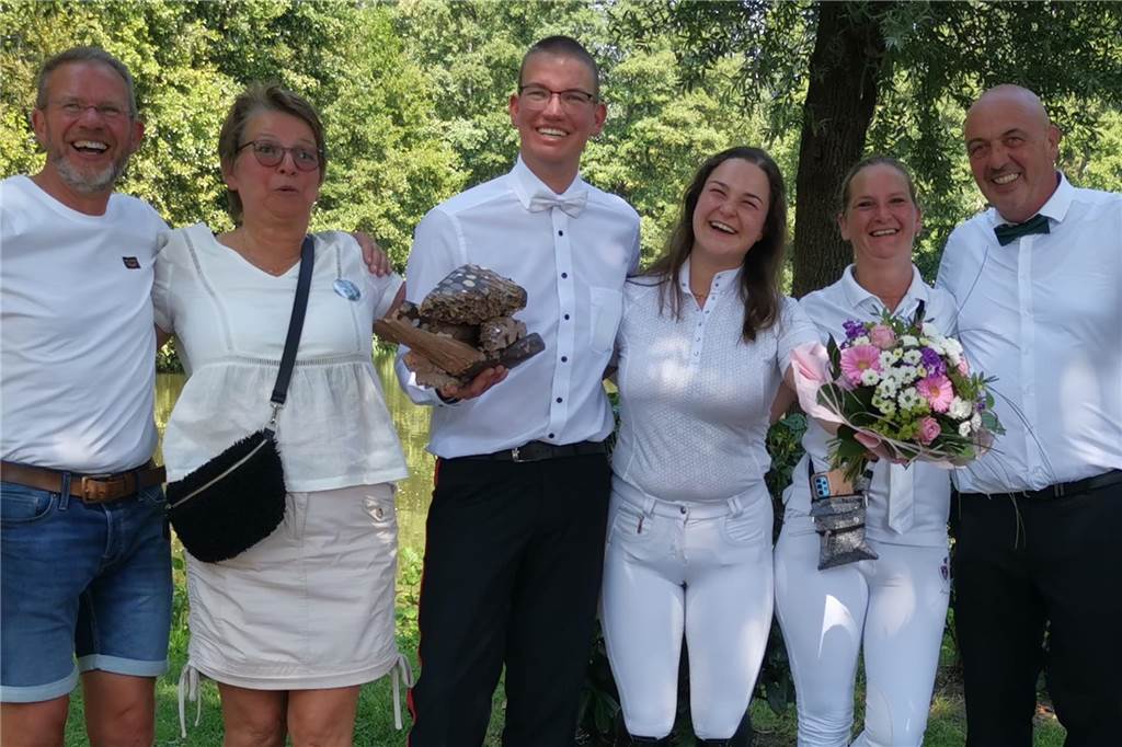 Es war eine Hitzeschlacht, die sich die Königsanwärter der Schermbecker Kiliangilde am 8. Juli lieferten. Schneller als gedacht fiel der Vogel von der Stange und Tim Besten konnte sich als neuer Schützenkönig feiern lassen.