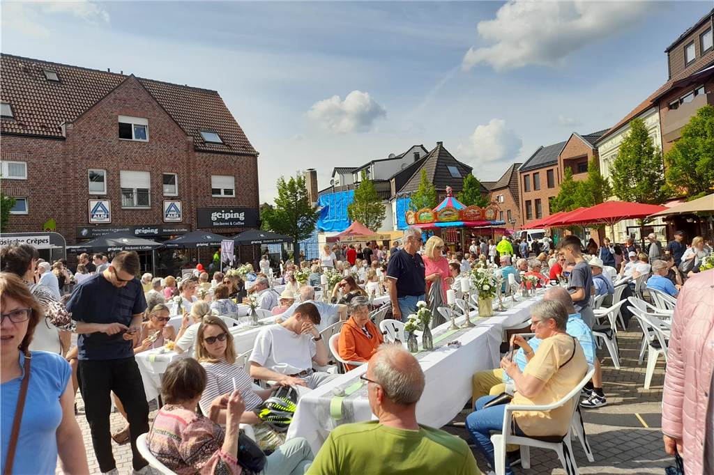 Es war gut was los auf dem Marktplatz in Olfen.