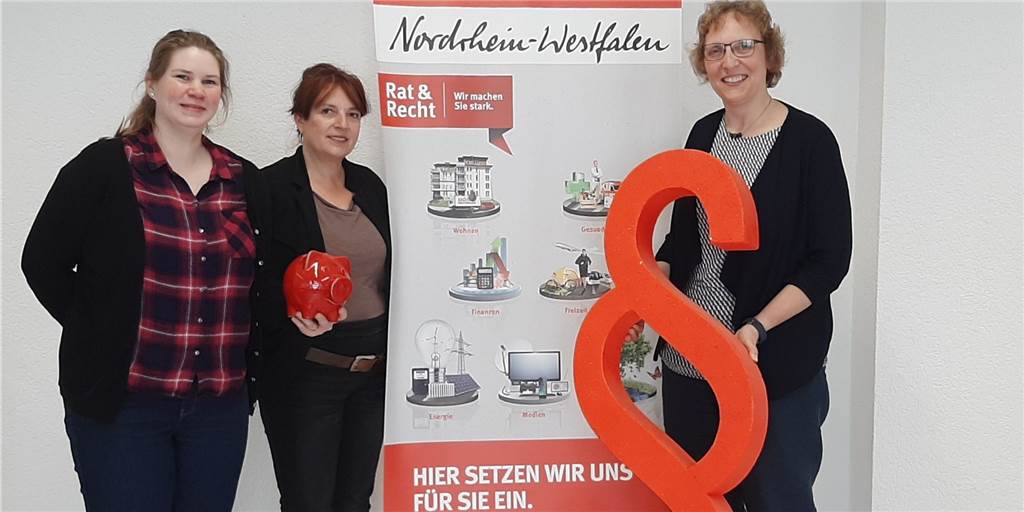 Energiepreise und Stornierungen: Verbraucherschützer am Limit Es waren vor allem rechtliche Fragen und der Umgang mit dem Kleingedruckten in Verträgen, was Ramona Pfau, Jutta Eickelpasch und Astrid Lindner, Beraterinnen der Verbraucherzentrale, im Jahr 2021 beschäftigte.