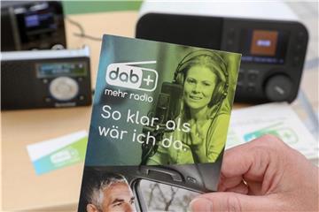 Es wird Zeit umzusteigen: Die meisten neuen Radiogeräte unterstützen das Standard-Format „DAB+“. Foto: Jan Woitas