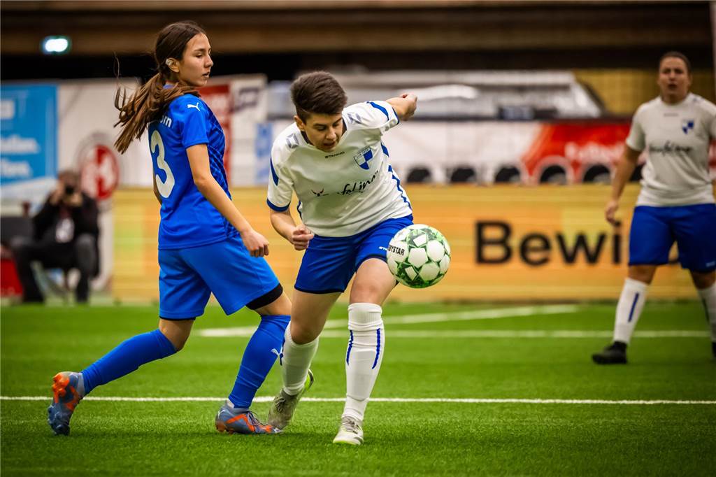 TuS Esborns Almina Oglakci beim Halbfinale der Frauen-HSM gegen die SpVG Berghofen.