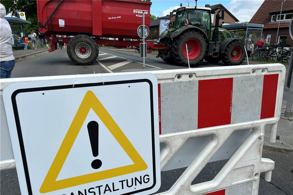 Esel, Pferde, Hühner oder doch ein Alpaka? All diese Tiere gab es hautnah beim Lembecker Tiermarkt. Bei milden Temperaturen zog es zahlreiche Besucherinnen und Besucher auf die Tierwiese.
