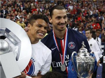 EThiago Silva (l) würde gern weiterhin mit Zlatan Ibrahimovic bei PSG auf Torejagd geheen. Foto: Ian Langsdon