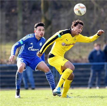 Etienne Amenyido (r.) gelang kurz vor dem Abpfiff der BVB-Anschlusstreffer.