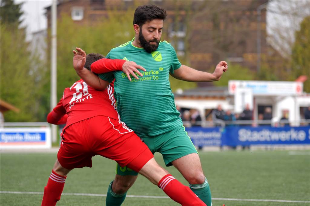 Re-Start im Januar? Schwerter widerspricht: „Fortführung nicht umsetzbar“ ETuS/DJK-Routinier Serkan Arslan vertritt einen ganz klaren Standpunkt zum Re-Start in Januar.