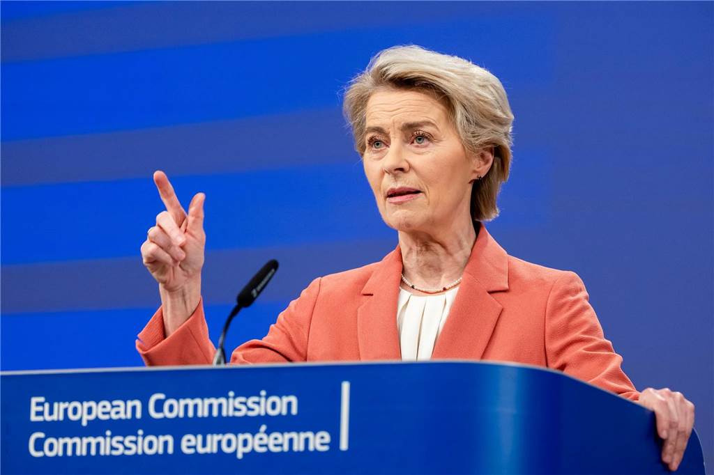 Donald Trump präsentiert Zollpläne: EU-Kommission kündigt Gegenmaßnahmen an Die Präsidentin der Europäischen Kommission, Ursula von der Leyen spricht am Hauptsitz der EU zu den Medienvertretern.