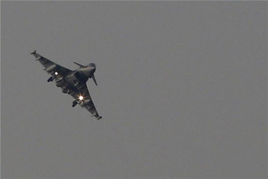 Bundeswehr kämpft mit neuen Problemen beim Eurofighter „Eurofighter“ im Einsatz: Die Bundeswehr hat nach Medieninformationen massive Probleme mit der r Einsatzbereitschaft ihrer „Eurofighter“. Foto: Petros Karadjias/AP/
