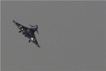 „Eurofighter“ im Einsatz: Die Bundeswehr hat nach Medieninformationen massive Probleme mit der r Einsatzbereitschaft ihrer „Eurofighter“. Foto: Petros Karadjias/AP/