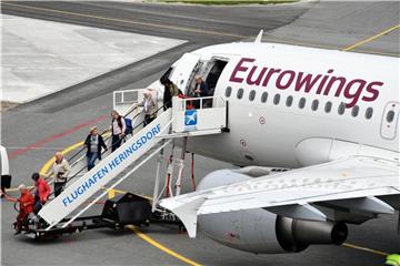 Eurowings war zuletzt in Folge der Air-Berlin-Pleite stark gewachsen und hat nach eigenen Angaben im Sommerflugplan 185 Maschinen im Einsatz. Foto: Joachim Kloock/HDF/dpa-tmn