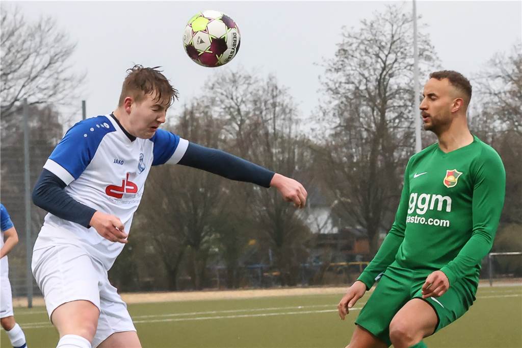 Ehemaliger Oberliga-Spieler des ASC 09 entscheidet den B-Liga-Kracher Brechten gegen Roj II Ex-Oberliga-Spieler Marcel Ramsey (r.) entschied die Partie.