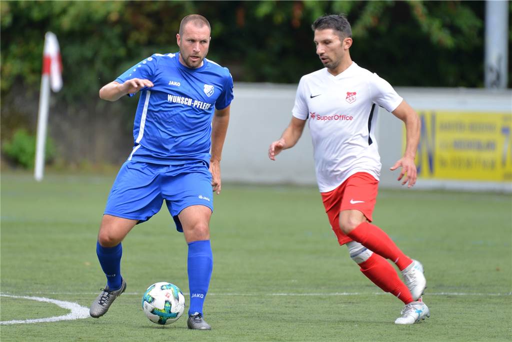 FC Frohlinde bekommt Riesen und verliert Schützen des 1. Saisontores Ex-Profi Marc Kruska (l) verlässt nach einem Jahr beim FC Frohlinde den Verein von der Brandheide.