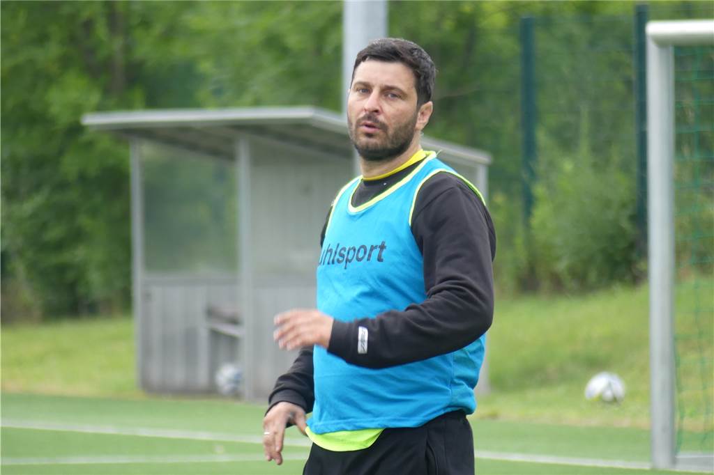 Spvg Schwerin: Ex-Profi möchte wieder für magische Momente sorgen Ex-Profi Suri Ucar ist wieder nach langer Verletzungspause dabei bei der Spvg Schwerin.
